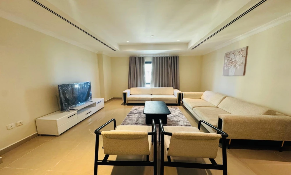 1 BED APARTMENT | ACCESS TO POOL AND GYM IN PEARL small 2