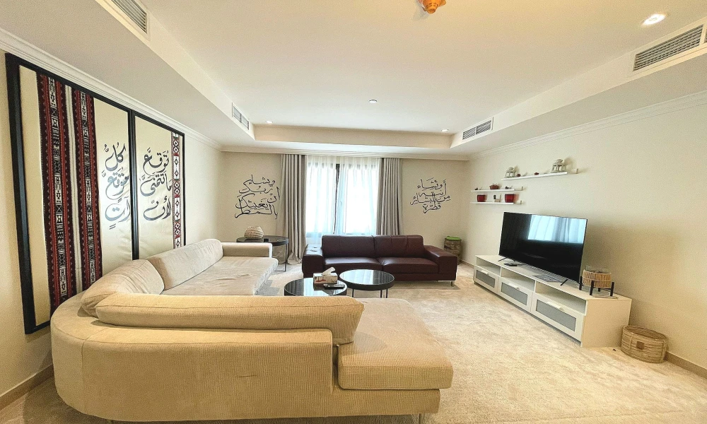 1 BHK APT WITH AMENITIES IN PEARL | CITY VIEW - Image 8