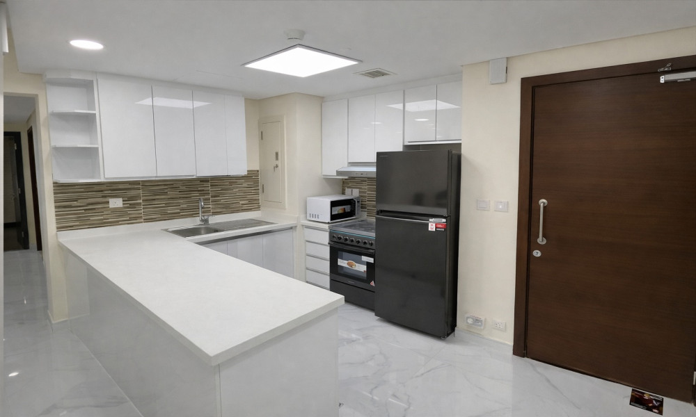 1 BHK Furnished Apartment in Prime Lusail Location - Image 4