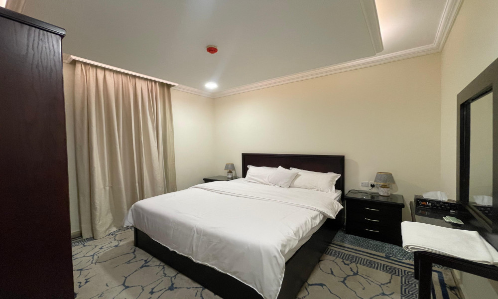 1 BHK Ready to Move Furnished Flat Old Salata small 2