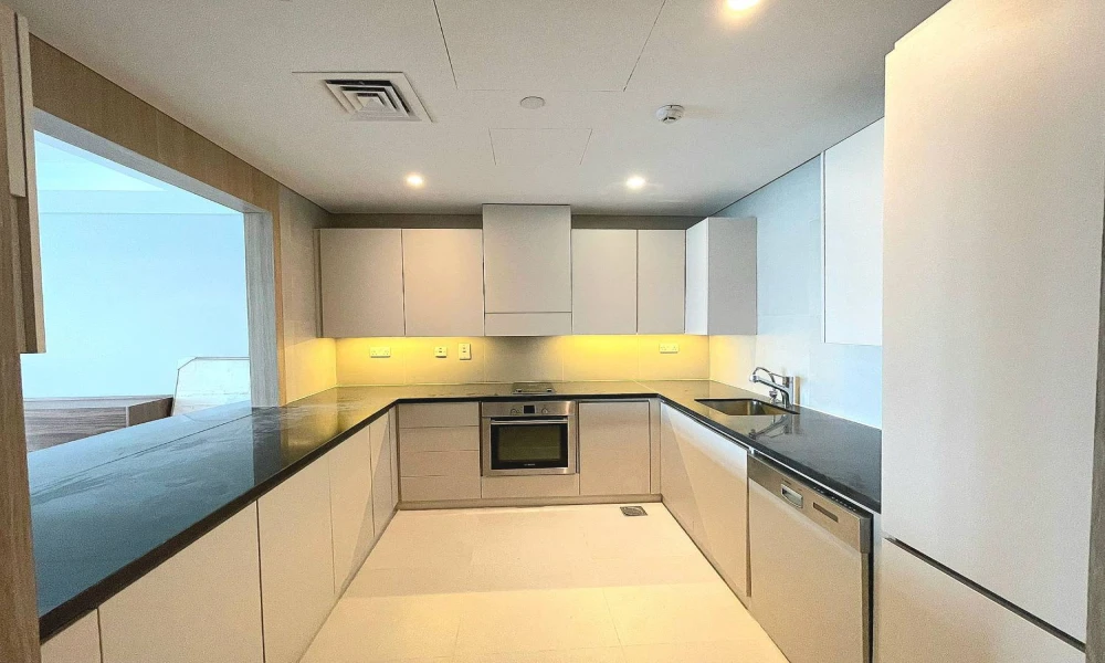 1 BR TOWNHOUSE | BALCONY SEA VIEW | W/ AMENITIES - Image 7