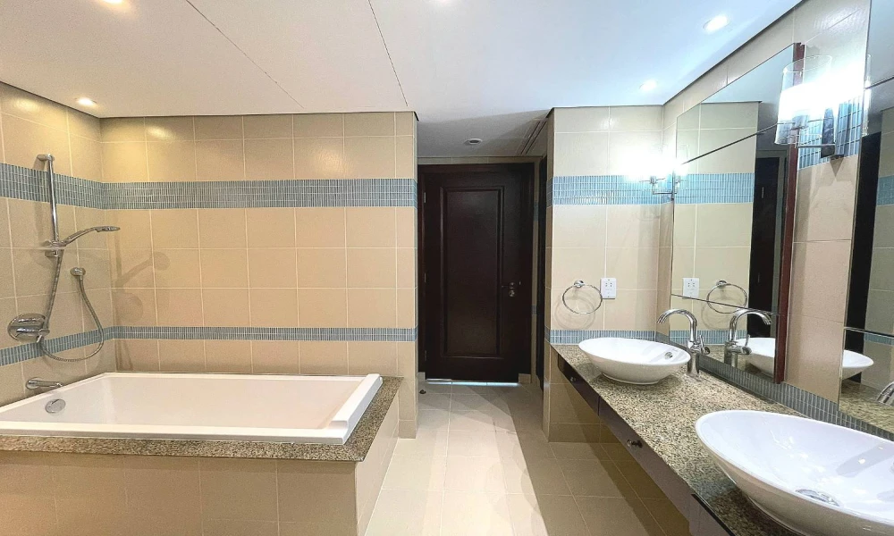1 BR TOWNHOUSE | BALCONY SEA VIEW | W/ AMENITIES - Image 8