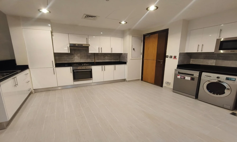 1BR APT W/ BIG LIVING ROOM | FOR SALE IN FOX HILLS. - Image 10