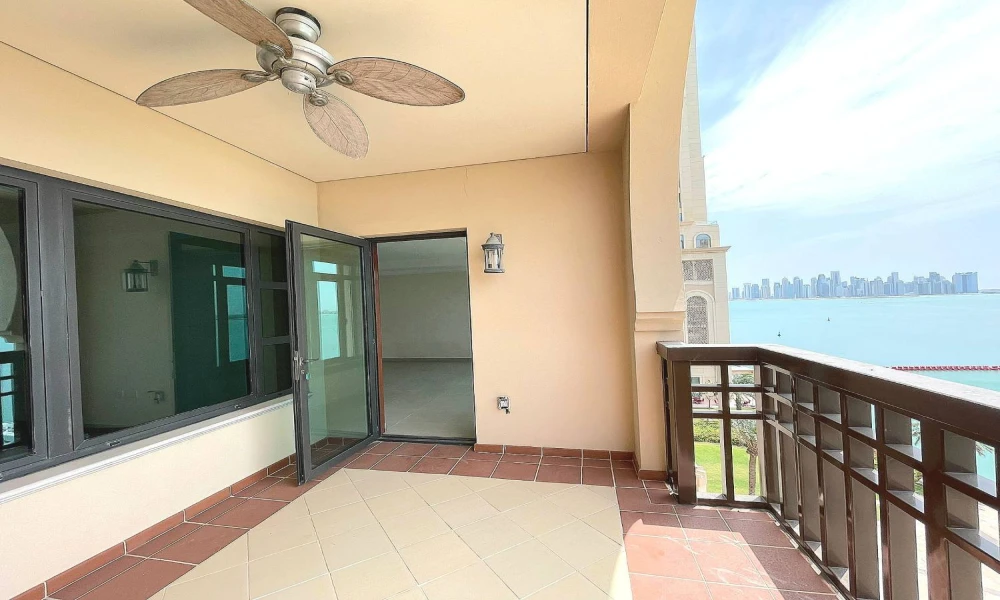 2 BED APARTMENT | ACCESS TO POOL AND GYM IN PEARL small 1