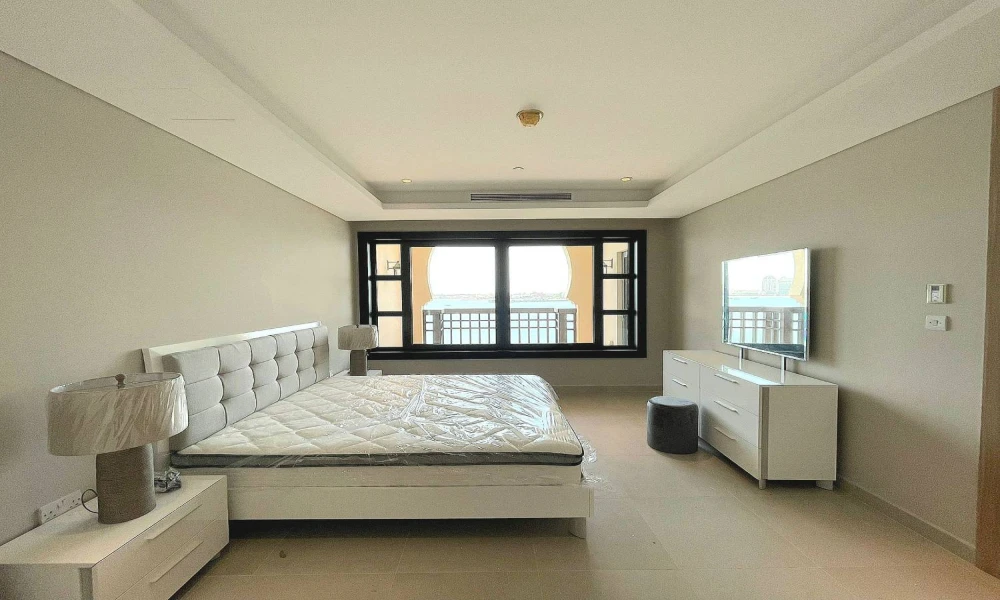 2 BED APARTMENT | ACCESS TO POOL AND GYM IN PEARL small 3