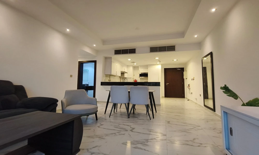 2BHK APT FOR SALE FACING LUSAIL PLAZA TOWERS - Image 4