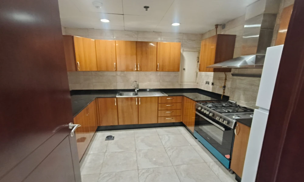 2BHK APT IN MARINA INCLUDING BILLS AND AMENITIES - Image 7