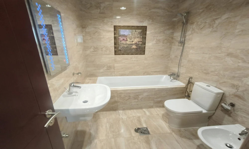 2BHK APT IN MARINA INCLUDING BILLS AND AMENITIES - Image 8