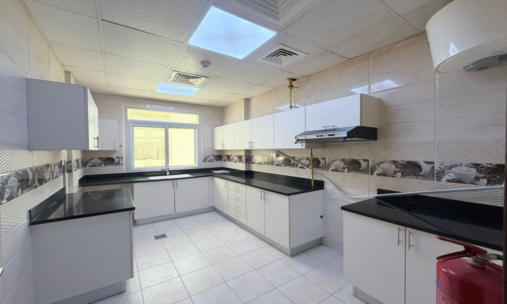 3 BHK Unfurnished Apartment for Rent Fox Hills - Image 4