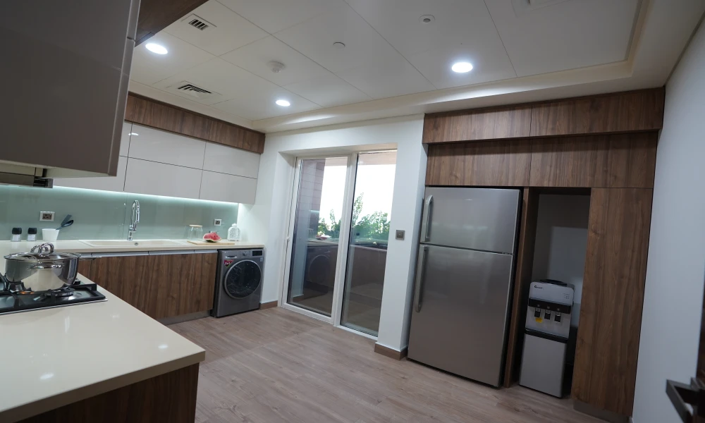 BEST RPICE | MARINA APARTMENT PLUS MAID'S ROOM - Image 5