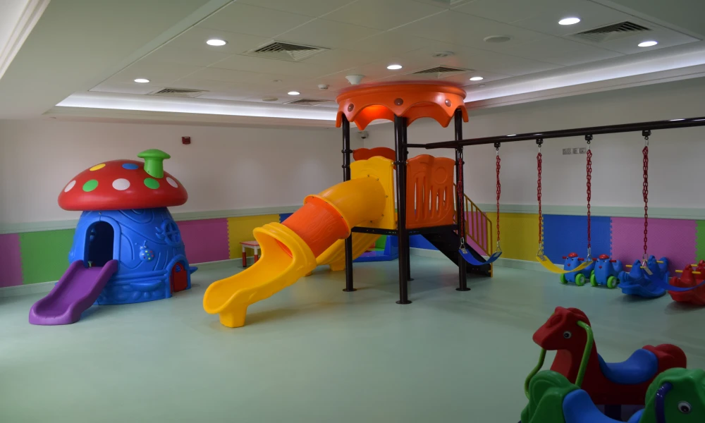 BEST RPICE | MARINA APARTMENT PLUS MAID'S ROOM - Image 9