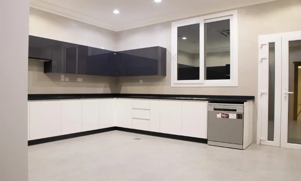 Brand New Spacious 7 Bed Villa in Wukair small 2