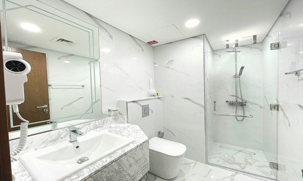 Cozy Urban Living 2 Bedroom Apartment in Lusail Marina - Image 10
