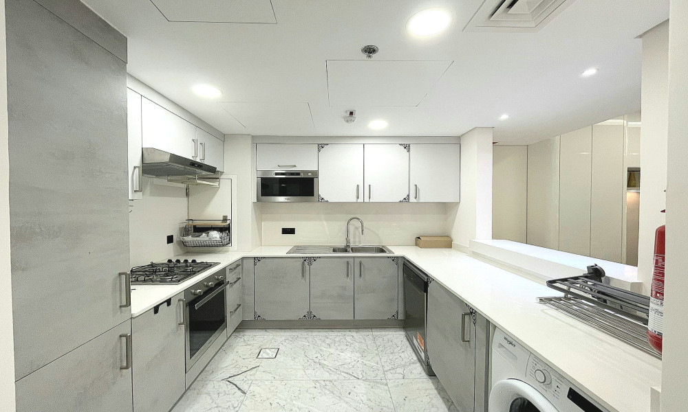 Cozy Urban Living 2 Bedroom Apartment in Lusail Marina - Image 8