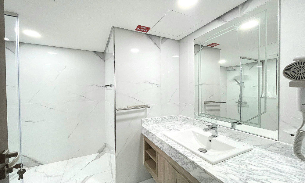 Cozy Urban Living 2 Bedroom Apartment in Lusail Marina - Image 9