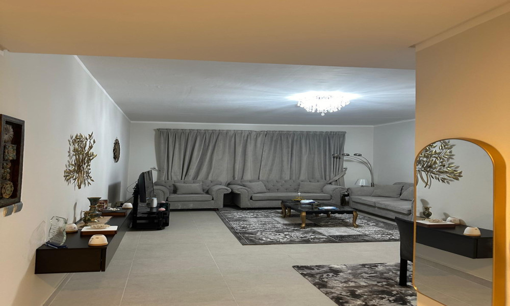 Fully Furnished 1BHK in Fox Hills - Image 10