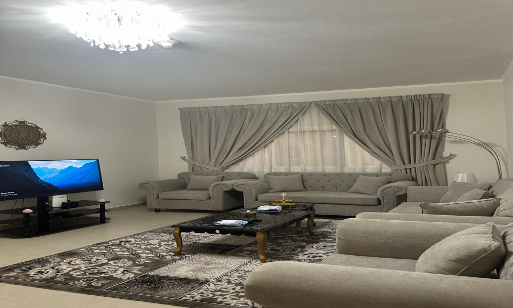 Fully Furnished 1BHK in Fox Hills small 1