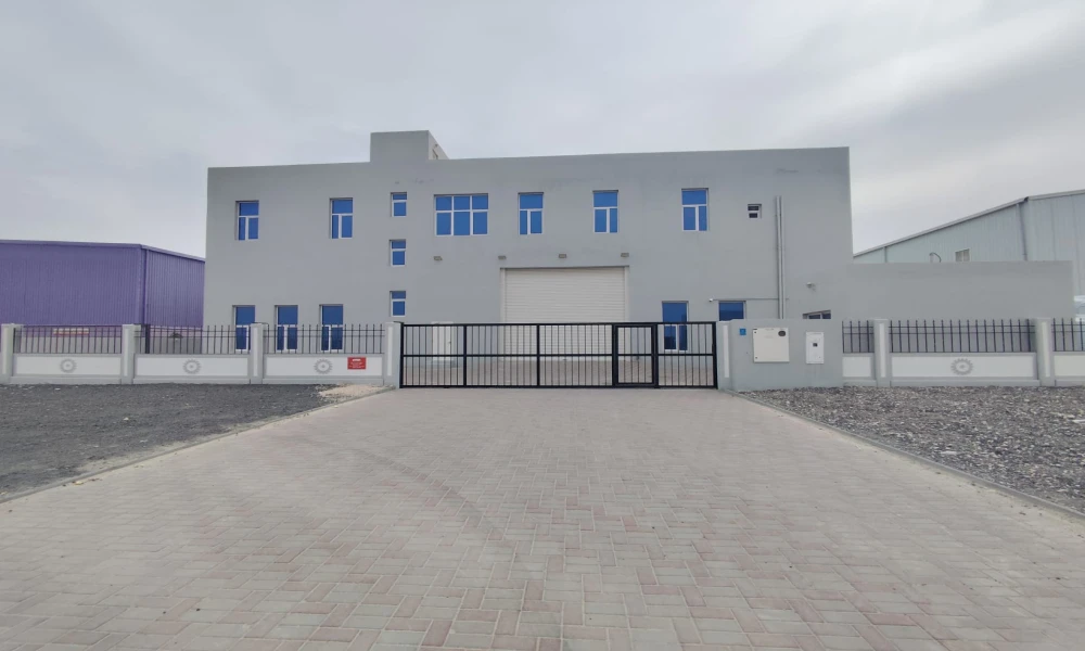 HUGE SPACE PLASTIC FACTORY IN INDUSTRIAL AREA small 1