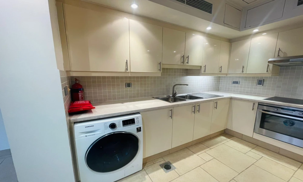 LARGE 1BHK APT IN QANAT QUARTIER | CITY VIEW - Image 10