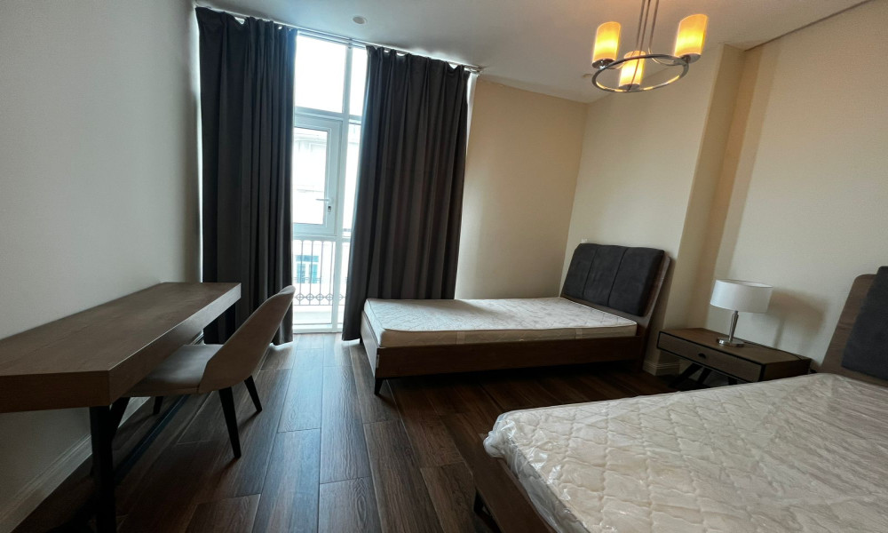 Large 3 Bedroom + Maid Penthouse FF Unit in Floresta Gardens - Image 5