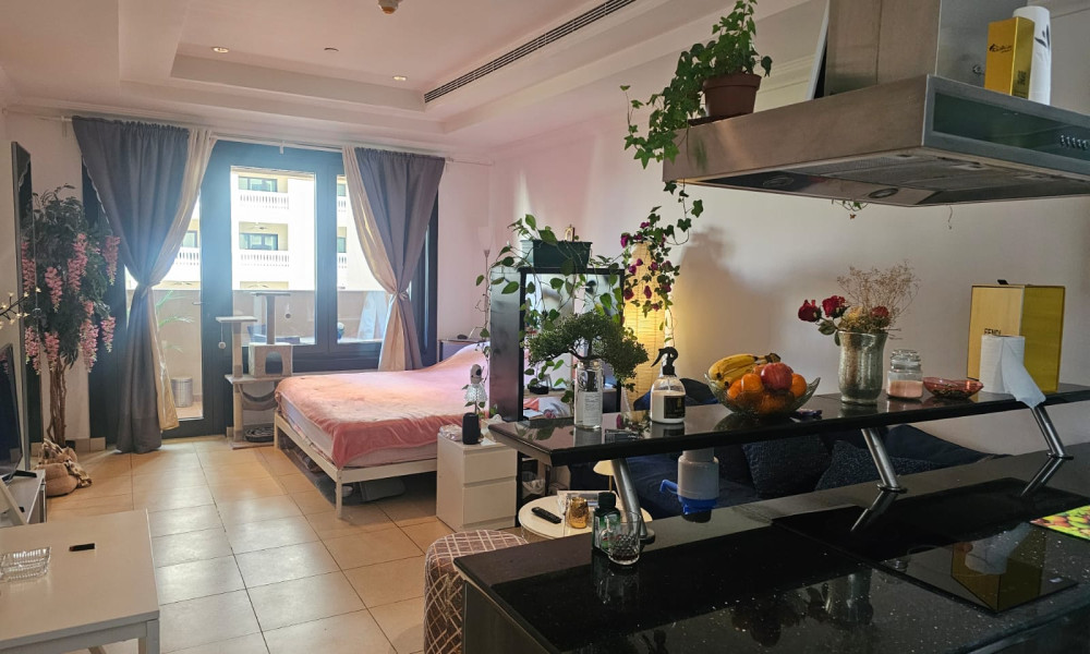 Lovely Furnished Studio for Rent in Porto Arabia - Image 9