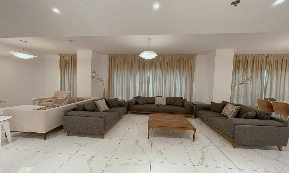 LUXURIOUS 3BHK APARTMENT IN WEST BAY FOR RENT | FF