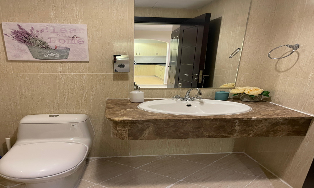 Luxury Fully Furnished 1BHK for Rent in The Pearl - Image 10