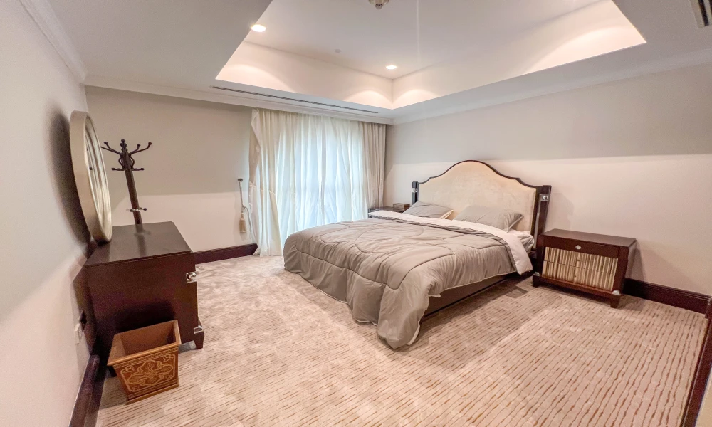 LUXURY PENTHOUSE W/ MAJLIS FOR SALE IN PEARL QATAR - Image 6