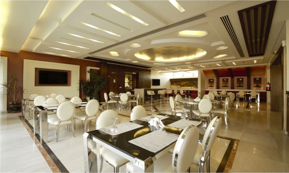 MUST SEE DEAL | HOT PROPERTY | COMPOUND VILLA - Image 7