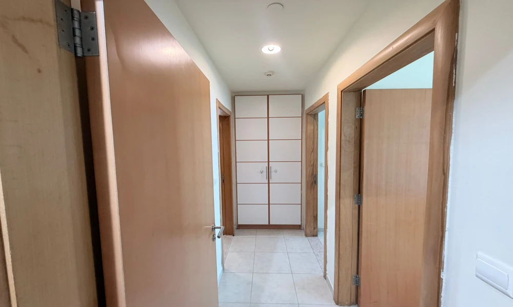 NEGOTIABLE 2BHK APT IN ZIG ZAG TOWER | HIGH FLOOR - Image 6