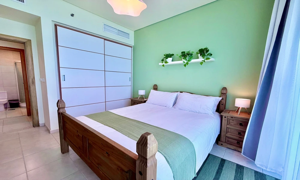 NEGOTIABLE 2BHK APT IN ZIG ZAG TOWER | HIGH FLOOR - Image 7
