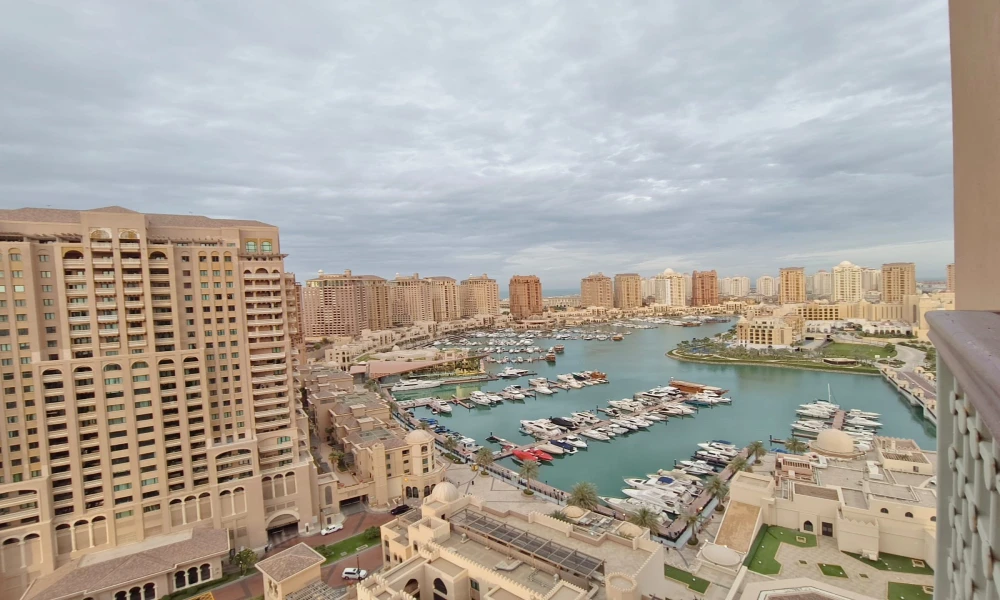 PRIME WATERFRONT APARTMENT | SPACIOUS LAYOUT