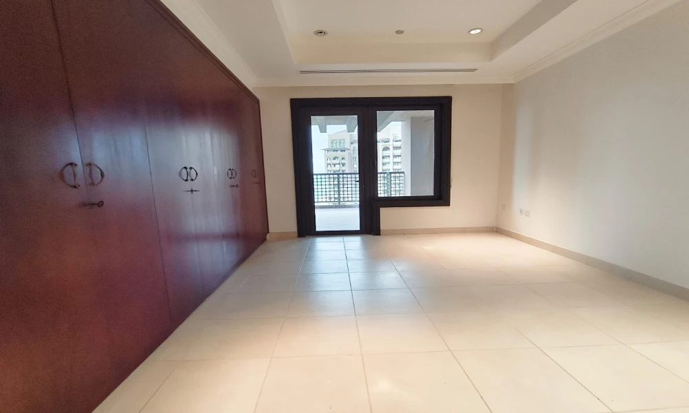 PRIME WATERFRONT APARTMENT | SPACIOUS LAYOUT - Image 5