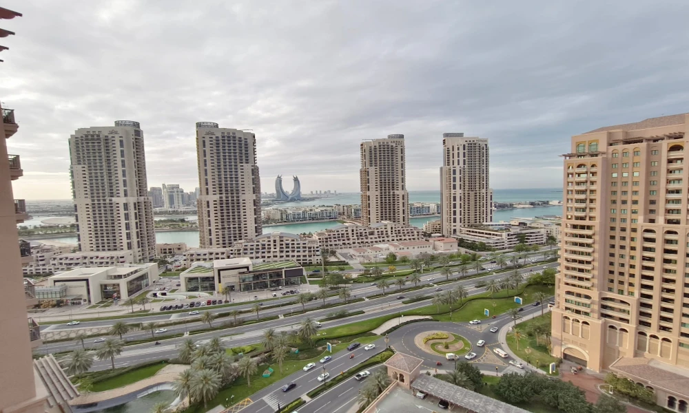 PRIME WATERFRONT APARTMENT | SPACIOUS LAYOUT - Image 7