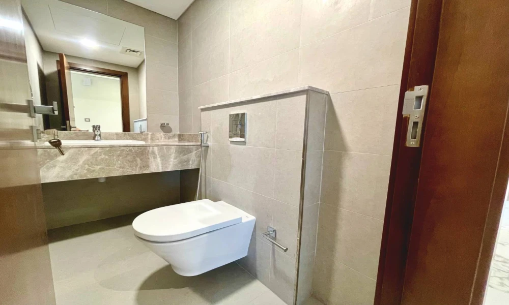 SALE 2BHK IN MARINA W/ KIDS PLAY AREA & FACILITIES - Image 4