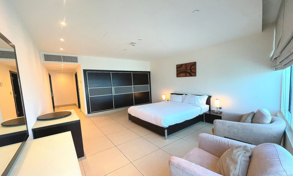 SEA VIEW APARTMENT IN WEST BAY | PLUS MAID'S ROOM - Image 5