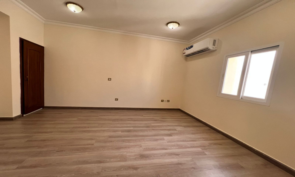 Semi Furnished Family Villa in West Bay Lagoon - Image 8