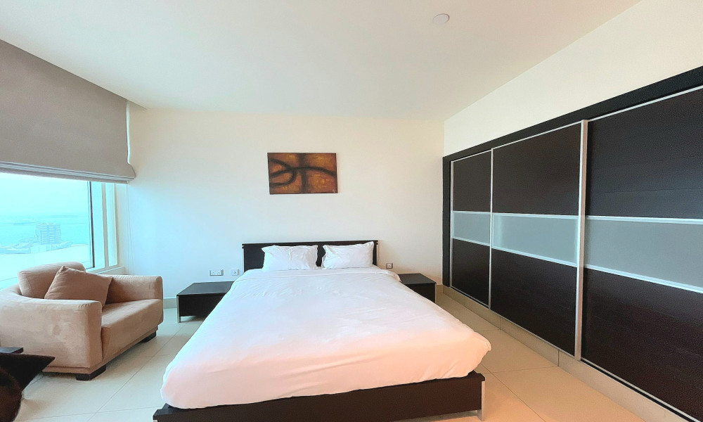 Spacious 3 BHK + Maid Fully Furnished Apartment for Rent in West Bay - Image 6