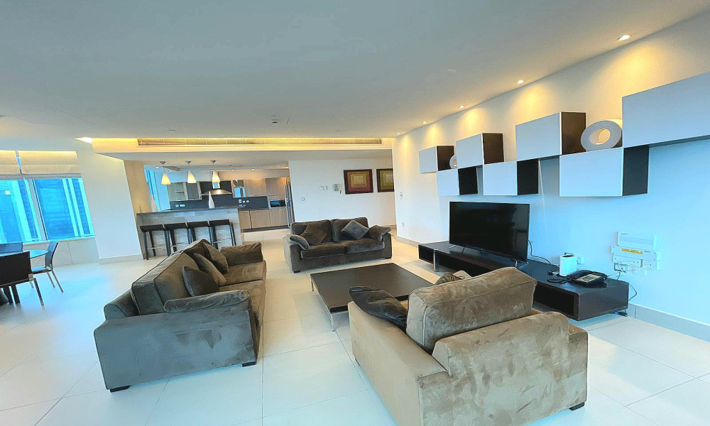 Spacious 3 BHK + Maid Fully Furnished Apartment for Rent in West Bay - Image 7