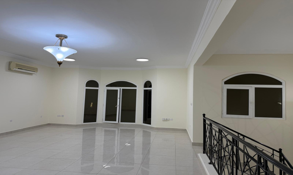 Spacious 3BHK Semi-Furnished in Abu Hamour - Image 4