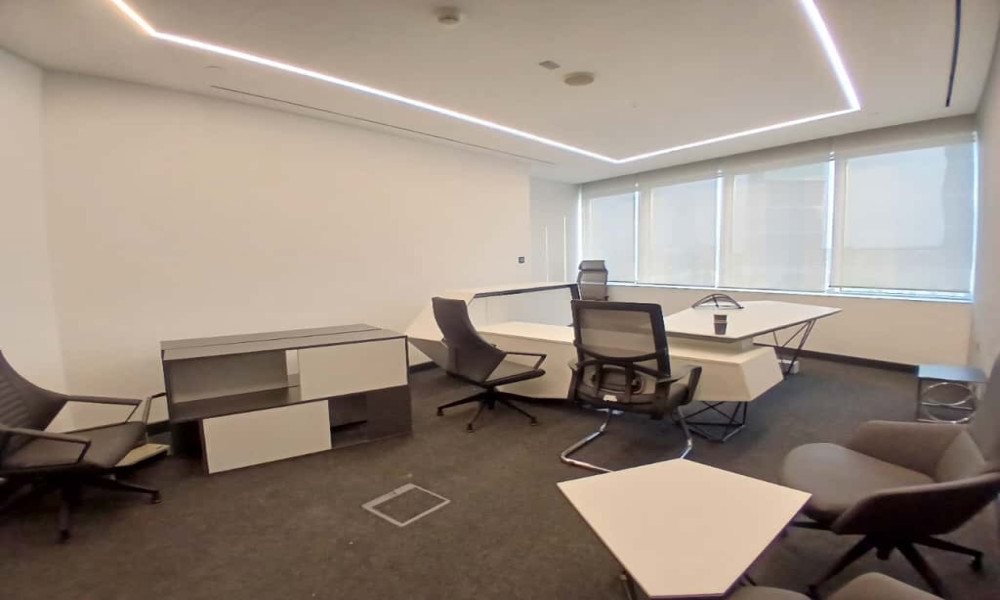 STEP INTO SUCCESS |FULLY FITTED MARINA OFFICE small 2