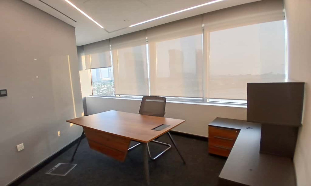 STEP INTO SUCCESS |FULLY FITTED MARINA OFFICE small 3