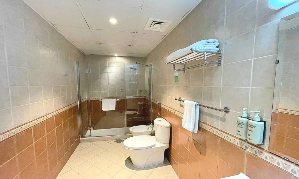 STUDIO W/ SPACIOUS BALCONY | BILLS INCLUDED | FF - Image 5