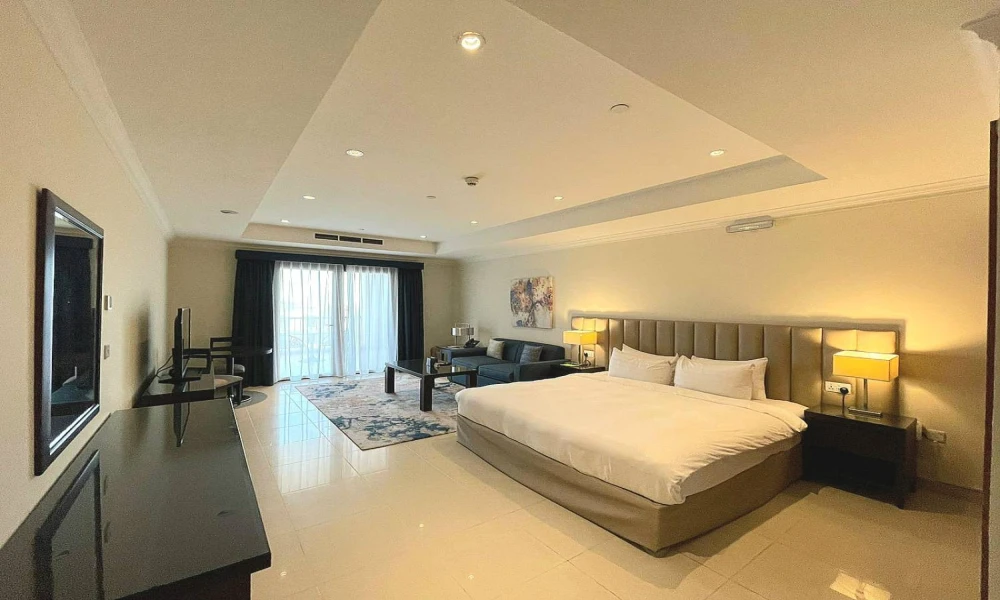 STUDIO W/ SPACIOUS BALCONY | BILLS INCLUDED | FF - Image 6