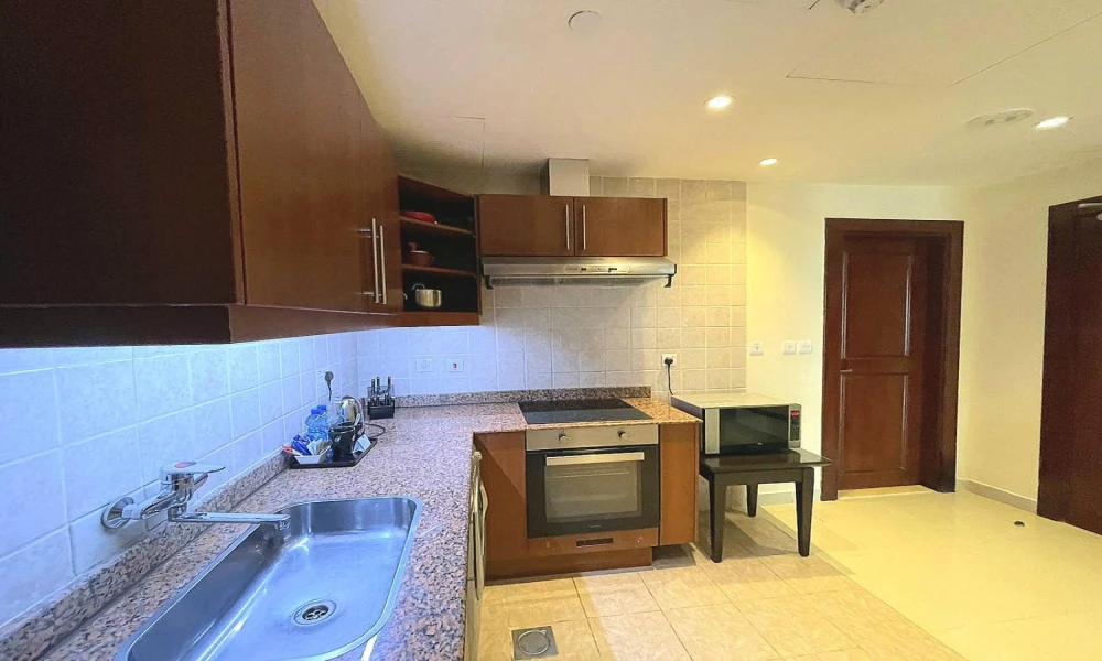 STUDIO W/ SPACIOUS BALCONY | BILLS INCLUDED | FF - Image 8