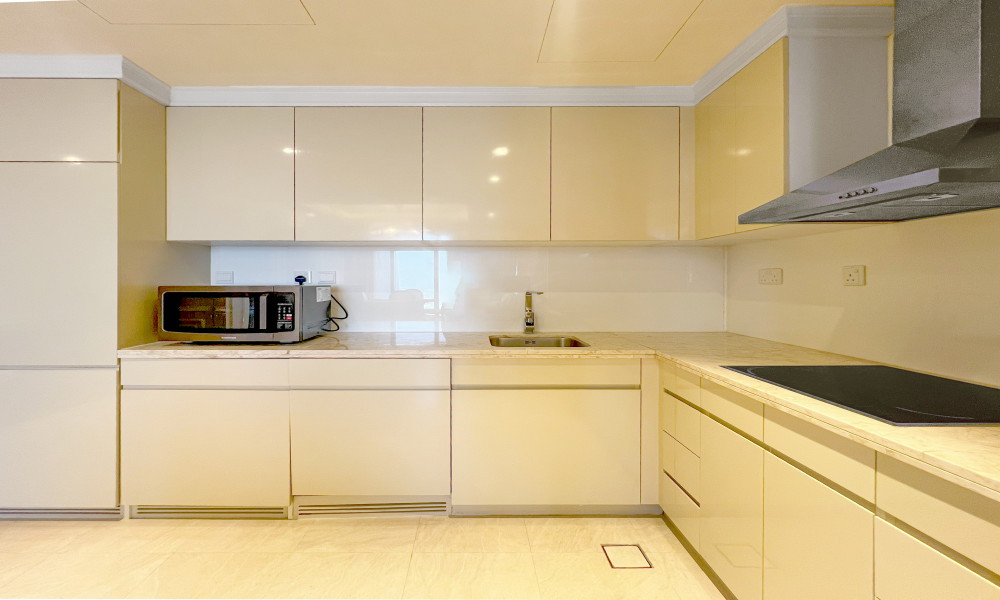 Stylish 1 BHK Furnished Apartment | Bills Included small 1