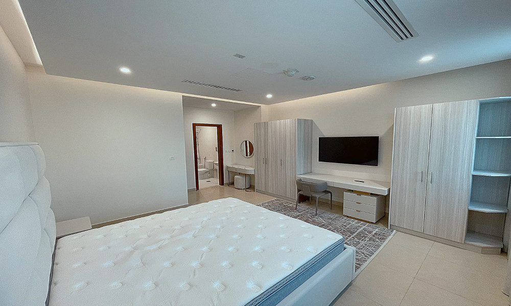 Stylish 1BHK w/ Balcony | Furnished | Pearl small 3