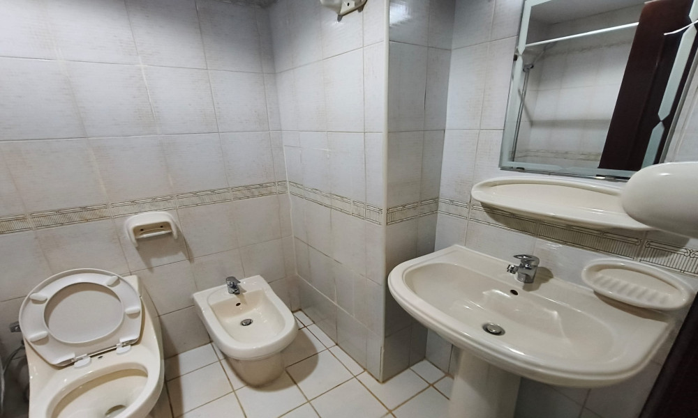 Warm and Cozy Apartment in West Bay Doha small 3