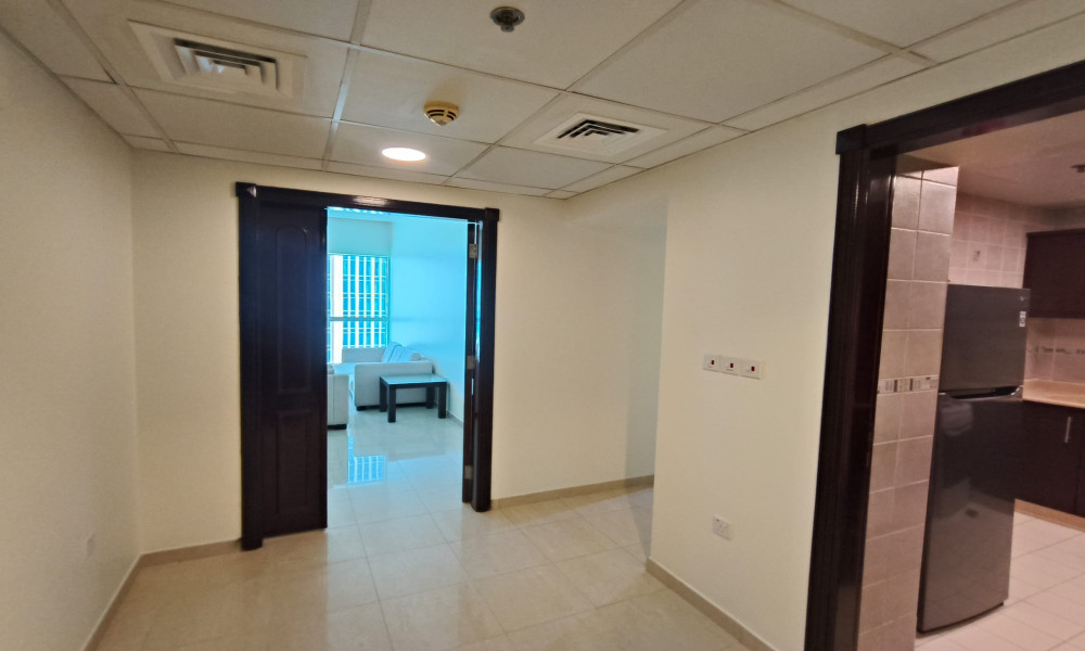 Warm and Cozy Apartment in West Bay Doha - Image 4
