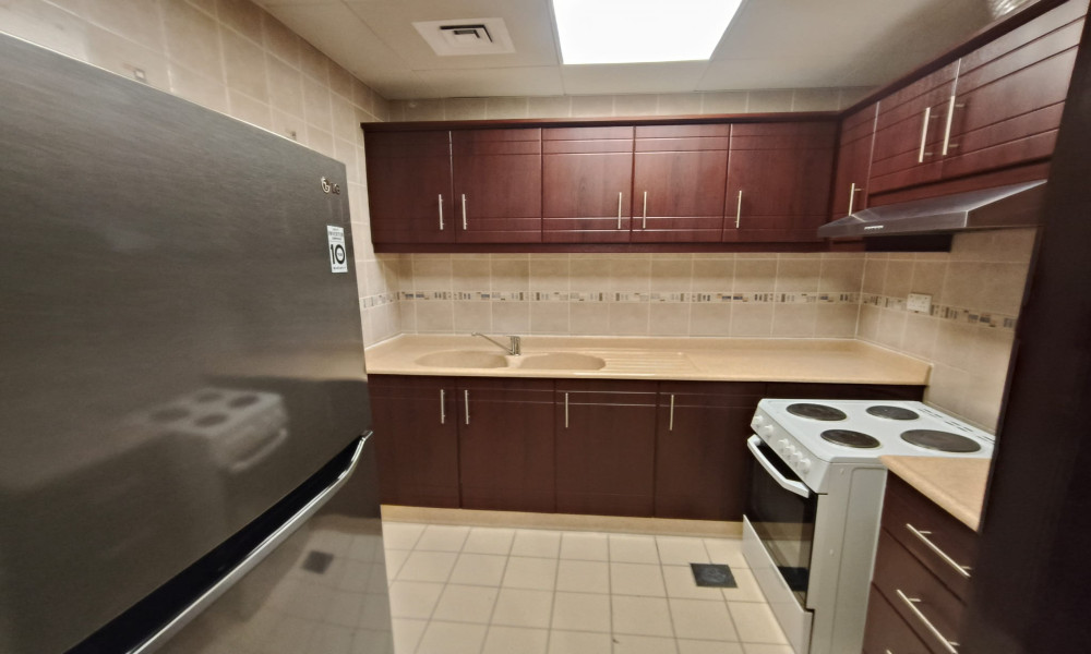 Warm and Cozy Apartment in West Bay Doha - Image 5